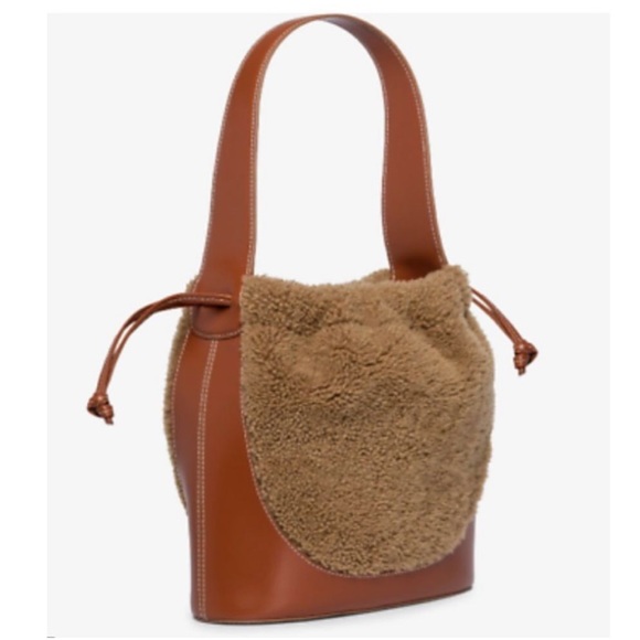 STAUD Handbags - NWT Staud Women's Brown Tan Cinch Bucket Bag Leather Fleece Shearling Teddy